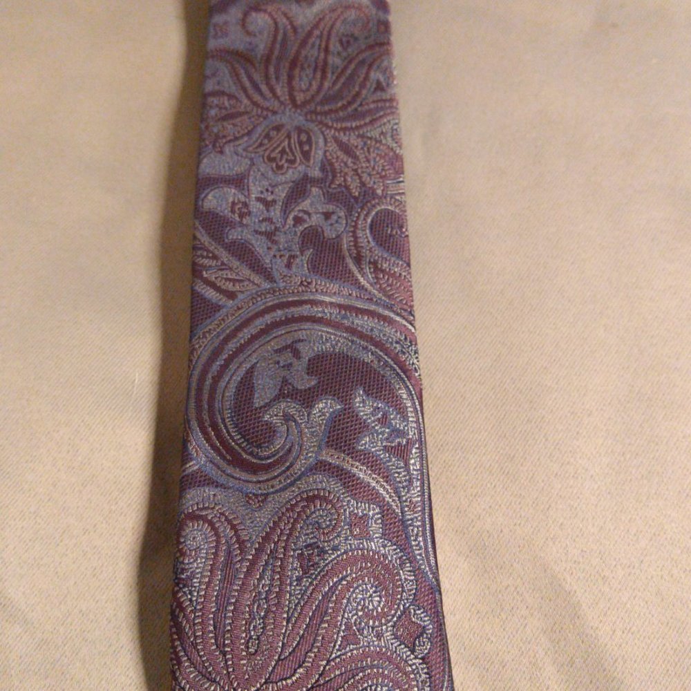 Men's Tie Jos. A. Bank 1905 Collection  Purple with subtle floral paisley print